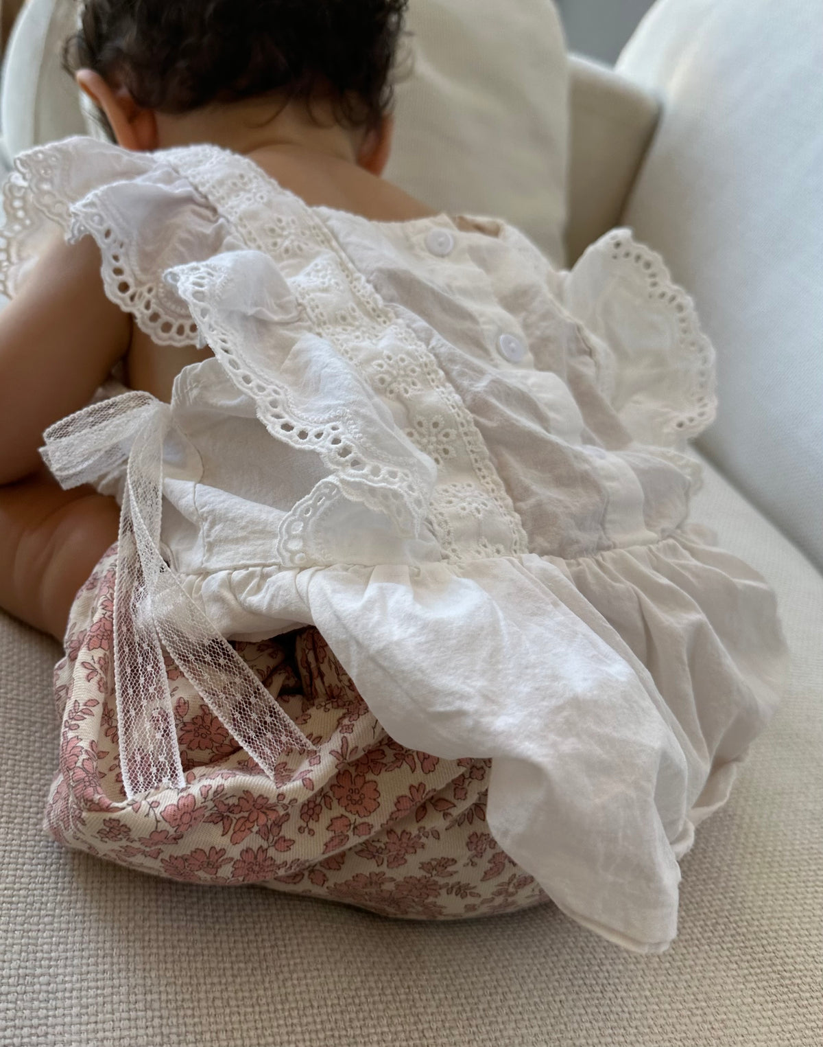 Ensemble Little girl